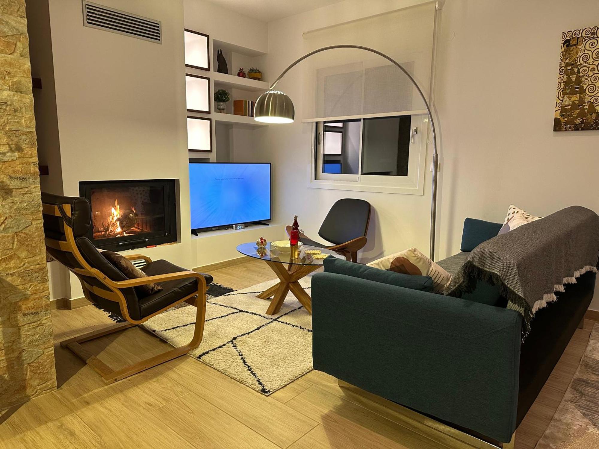 Chic Apartment In Nature, 5-Min Walk To The Beach Каламата Экстерьер фото